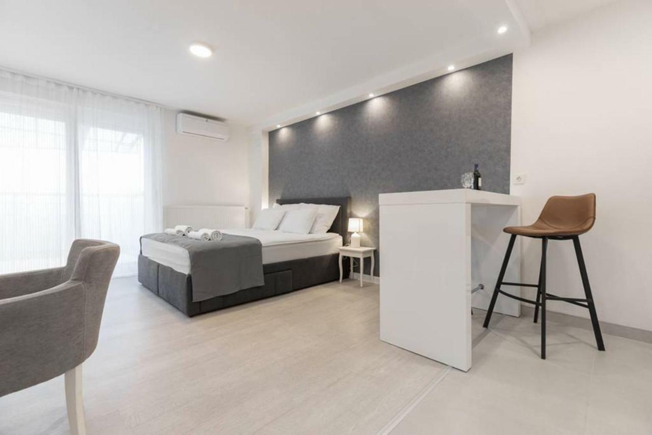 Penthouse "Sky 17" S Balkonom I Besplatnim Parkingom Apartment Zagreb Exterior foto