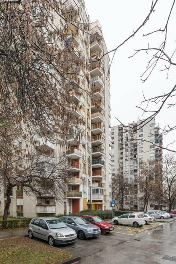 Penthouse "Sky 17" S Balkonom I Besplatnim Parkingom Apartment Zagreb Exterior foto